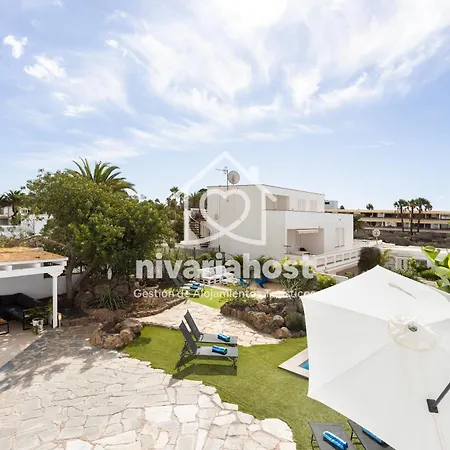 Private Pool Villa, Bellavista By Nivariahost Коста-дель-Силенцио