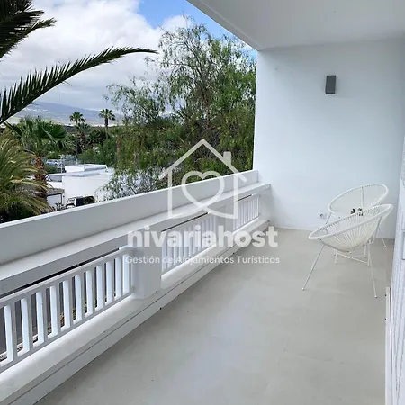 Bellavista With Private Pool, By Nivariahost Villa *