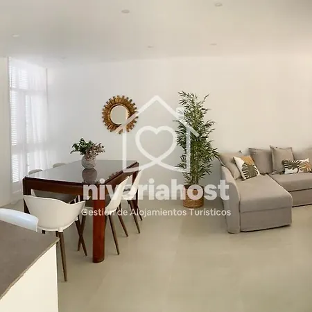 Bellavista With Private Pool, By Nivariahost Villa *